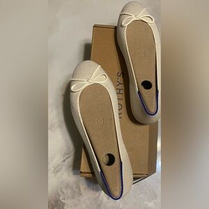 Rothy’s GARDENIA Cream and Blue Line Women's Flats. Sz: 5.